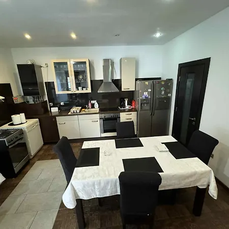 Луксозна вила Promenada House *