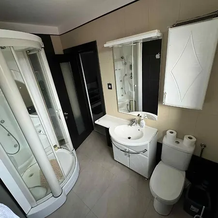 Promenada House Луксозна вила Крайова